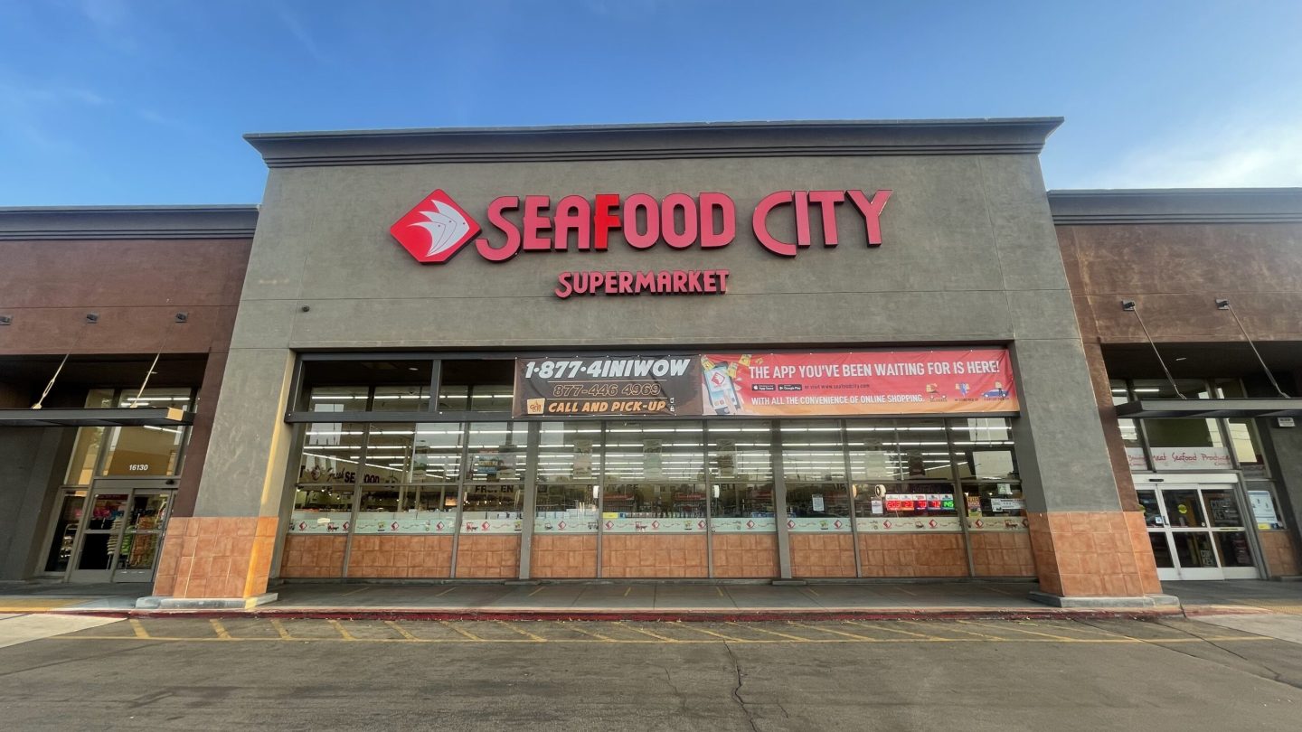 Seafood City signs new lease on Bouquet Canyon Road