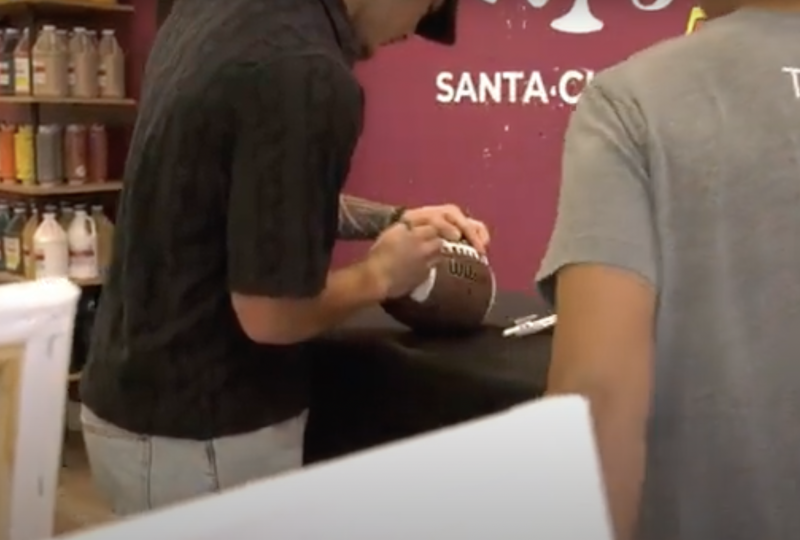 USC linebacker Mason Cobb gives back with Santa Clarita Wildcats fundraiser