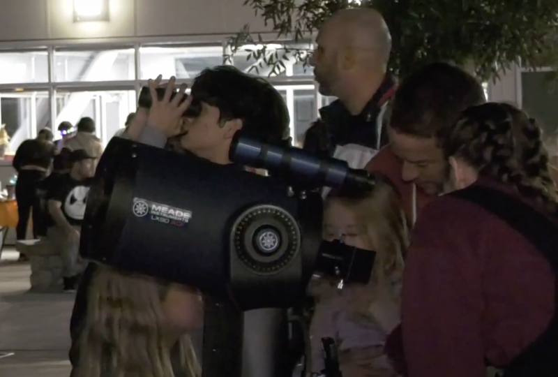 College of the Canyons looks to the stars at its annual astrometry party