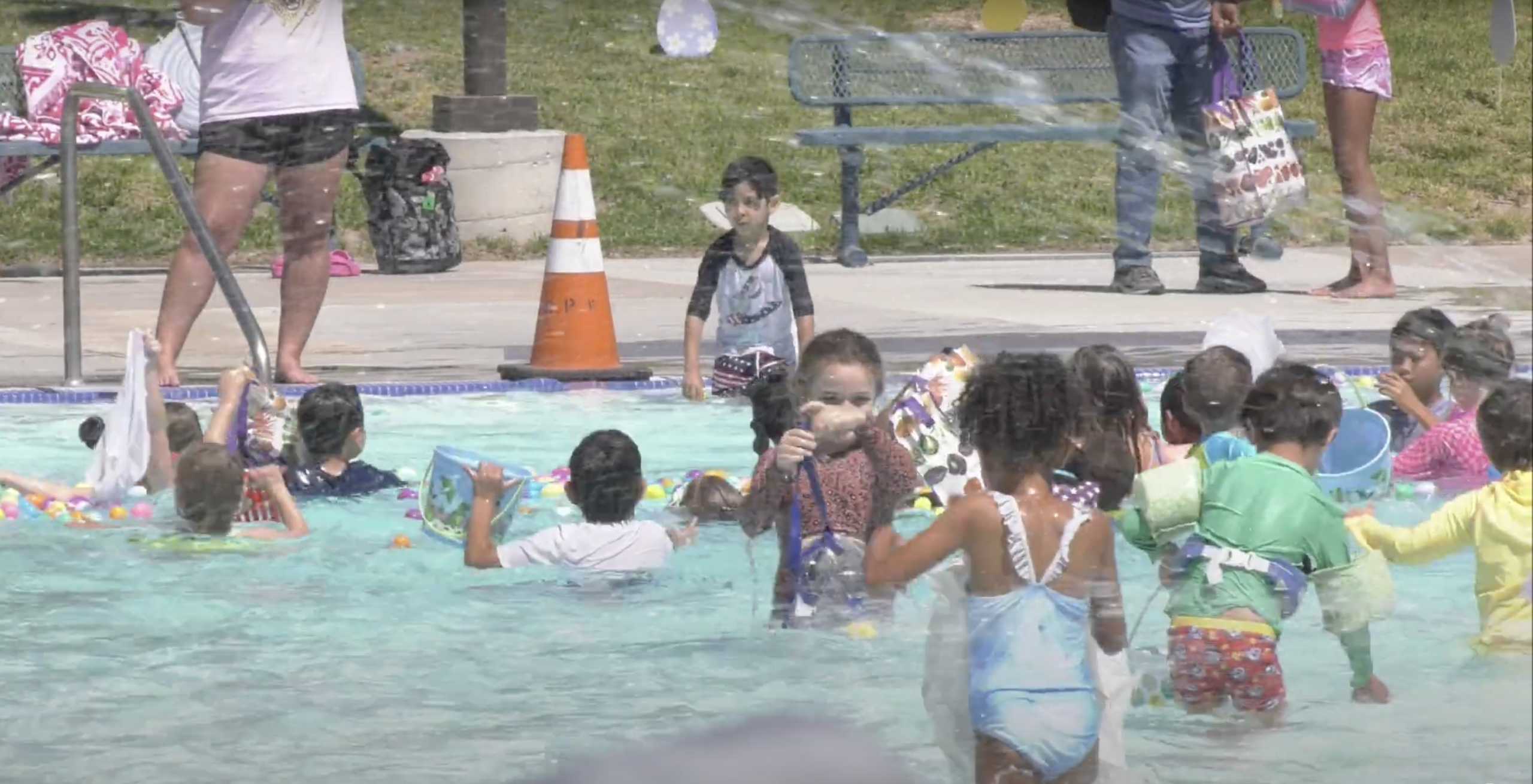 Santa Clarita Aquatic Center  hosts Splash N Dash event