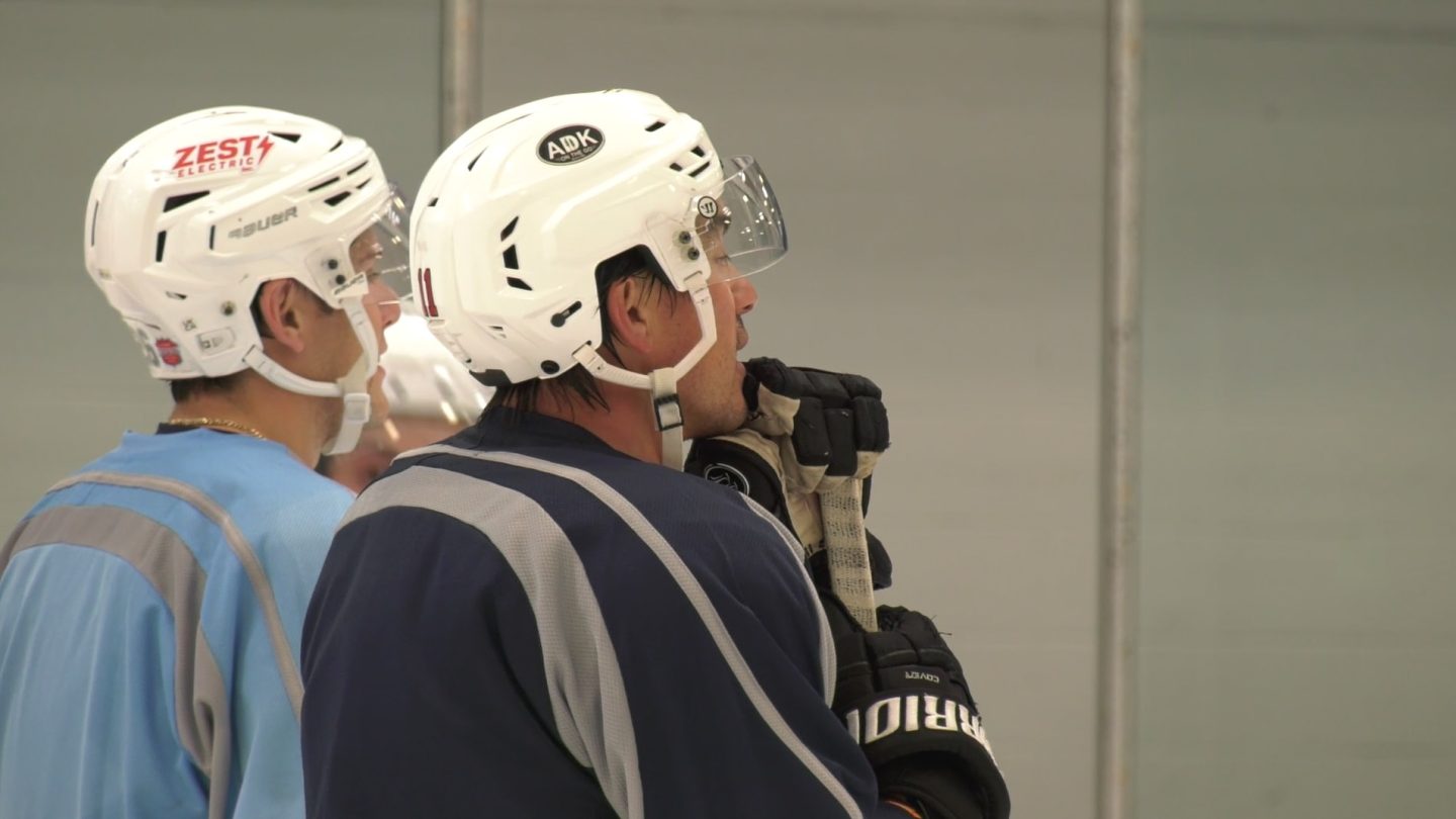 Former NHL player Shane Harper joins Santa Clarita Lakers for practice